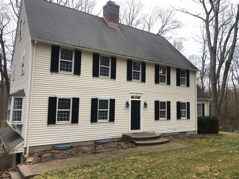 Colonial home in Redding, CT will have windows replaced